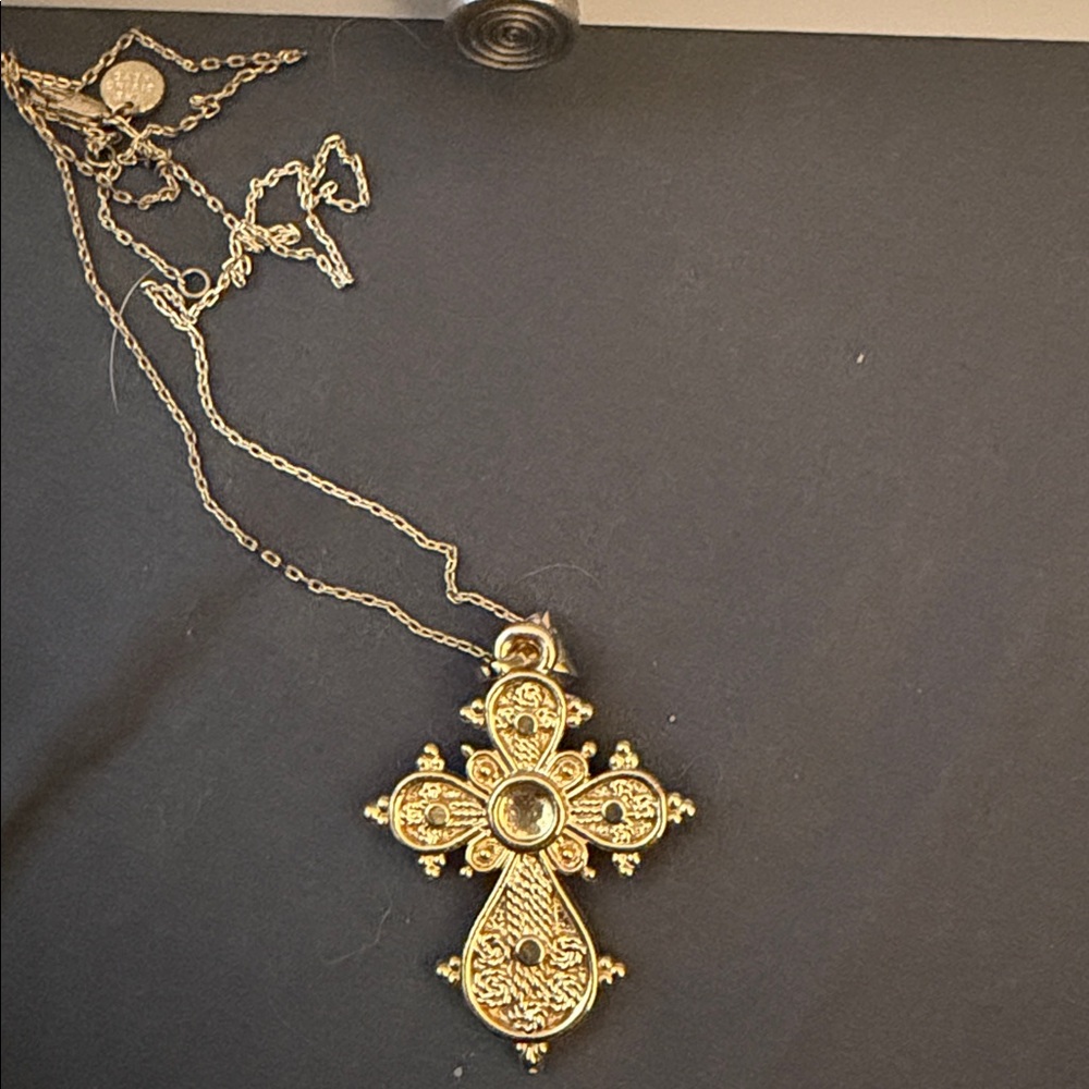 Elegant Gold Cross Pendant Necklace